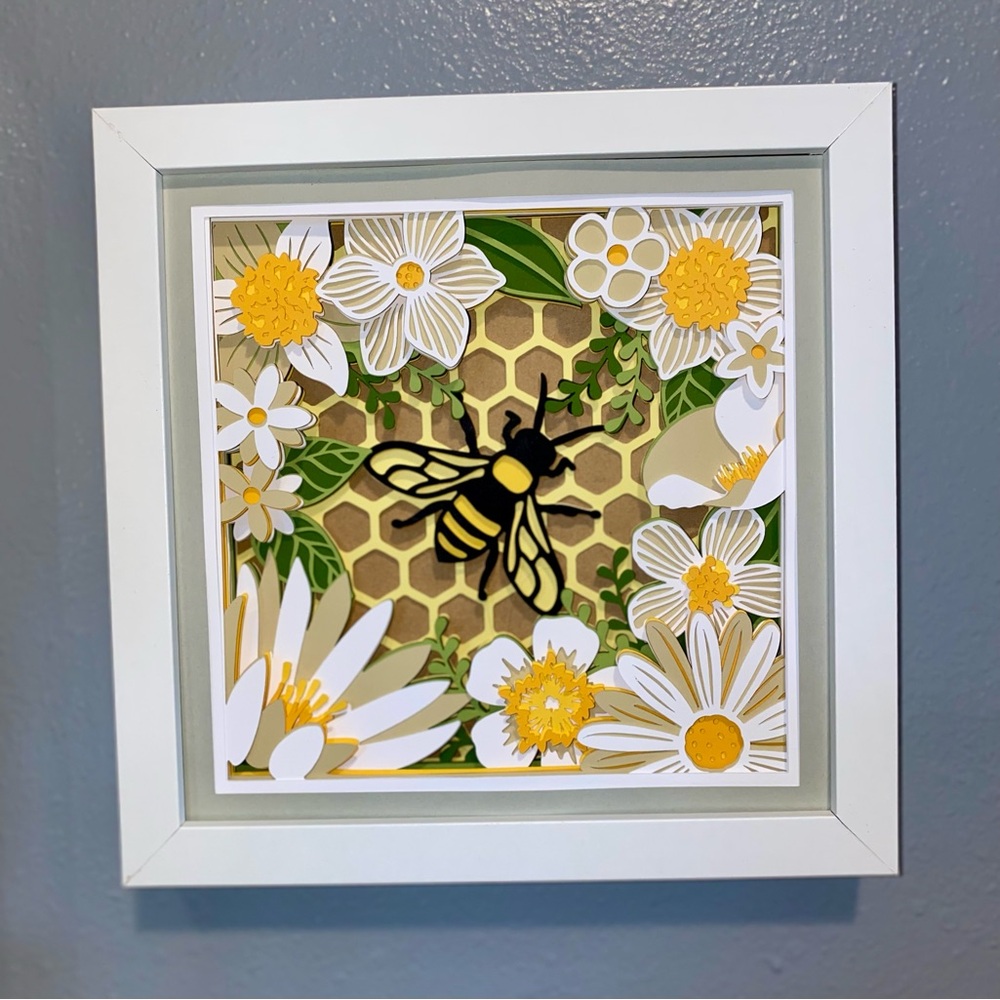 3D Bee Shadowbox - Picture 7 of 10